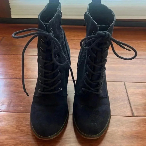 Mossimo Navy Blue Faux Suede Booties Block Heel Ankle Boots Size 7 1/2 - Picture 1 of 8